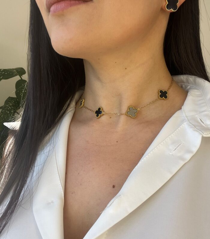 ConjuntoTrébol Noir Collar y Caravanas